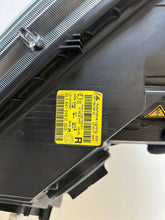 Laden Sie das Bild in den Galerie-Viewer, Frontscheinwerfer Skoda Yeti 5L1941016C Rechts Scheinwerfer Headlight