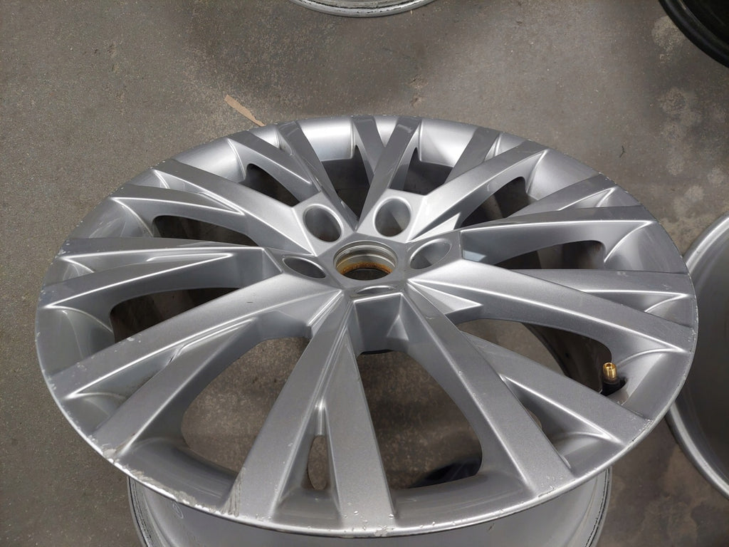 1x Alufelge 18 Zoll 8.0" 5x112 44ET Glanz Silber 3V0601025 Skoda Superb Iii FEL7755430996vn