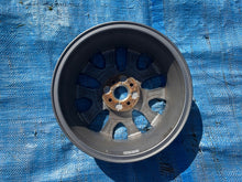 Load image into Gallery viewer, 1x Alufelge 16 Zoll 6.0" 4x100 43ET Glanz Schwarz 1S0601025S VW Rim Wheel FEL3947283505nn