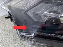 Laden Sie das Bild in den Galerie-Viewer, Frontscheinwerfer Mitsubishi III 8301D3-31 LED Links Scheinwerfer Headlight