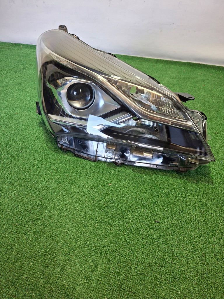 Frontscheinwerfer Toyota Yaris Rechts Scheinwerfer Headlight SCH5807829080pp