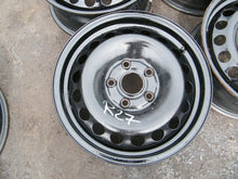 Laden Sie das Bild in den Galerie-Viewer, 4x Alufelge 15 Zoll 6.0" 5x112 47ET Silber VW Caddy V Golf III Jetta VI Touran FEL9202054412rr