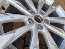 Laden Sie das Bild in den Galerie-Viewer, 1x Alufelge 18 Zoll 7.0" 5x112 43ET 83A601025G Audi Q3 Rim Wheel FEL6339851054en