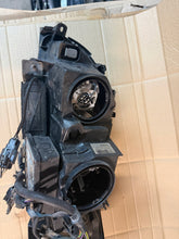 Load image into Gallery viewer, Frontscheinwerfer Volvo V70 S60 190203 Rechts Scheinwerfer Headlight SCH5318747781ai