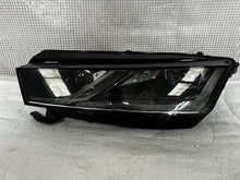 Laden Sie das Bild in den Galerie-Viewer, Frontscheinwerfer Skoda Octavia IV 5E4941015A Full LED Links Headlight SCH6227583730oz