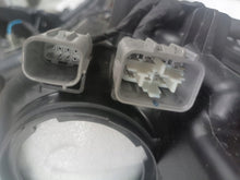 Laden Sie das Bild in den Galerie-Viewer, Frontscheinwerfer Mitsubishi Outlander 4BX16 8301C8-63 Full Led Rechts Headlight