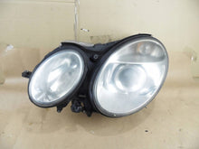 Load image into Gallery viewer, Frontscheinwerfer Mercedes-Benz W211 A0038205826 5DF008704 Links Headlight SCH5885401631vg