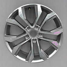 Laden Sie das Bild in den Galerie-Viewer, 1x Alufelge 17 Zoll 7.0&quot; 5x112 40ET Glanz Silber 3G0601025G Mg Tiguan Passat B8