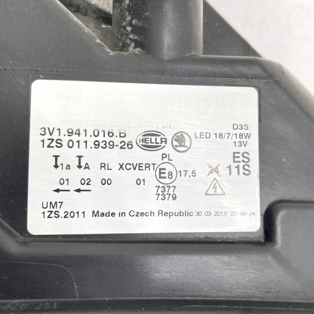 Frontscheinwerfer Skoda Superb III 3V1941016B Xenon Rechts Headlight
