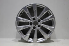 Load image into Gallery viewer, 1x Alufelge 18 Zoll 7.0&quot; 5x112 43ET Glanz Silber 83A601025G Audi Q3 Rim Wheel