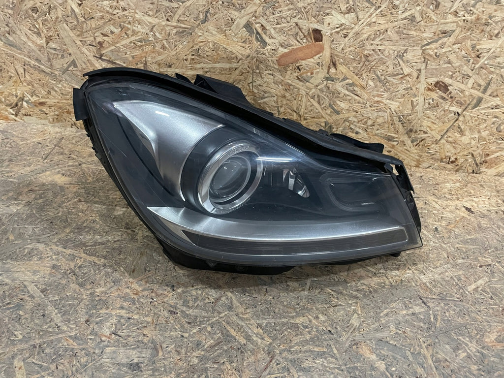 Frontscheinwerfer Mercedes-Benz W204 A2048203639 Xenon Rechts Headlight