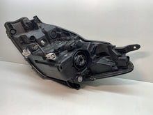 Laden Sie das Bild in den Galerie-Viewer, Frontscheinwerfer Toyota Yaris Rechts Scheinwerfer Headlight SCH2642749762lo