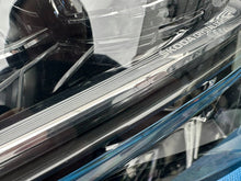 Laden Sie das Bild in den Galerie-Viewer, Frontscheinwerfer Skoda Superb III 3V1941015E Links Scheinwerfer Headlight SCH9504533654he
