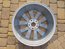 Load image into Gallery viewer, 1x Alufelge 17 Zoll 7.0" 5x112 45ET Silber 2GA601025B VW T-Roc I Rim Wheel FEL8476407659tx