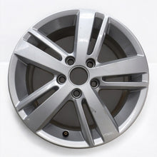 Load image into Gallery viewer, 1x Alufelge 16 Zoll 6.5&quot; 5x112 50ET Glanz Silber 5K0601025AM VW Golf Vi