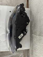 Laden Sie das Bild in den Galerie-Viewer, Frontscheinwerfer VW Polo 2G1941006C Full LED Rechts Scheinwerfer Headlight SCH3588271326mu