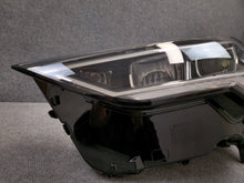 Laden Sie das Bild in den Galerie-Viewer, Frontscheinwerfer Audi Q3 83A941033 LED Links Scheinwerfer Headlight SCH7381177142ga