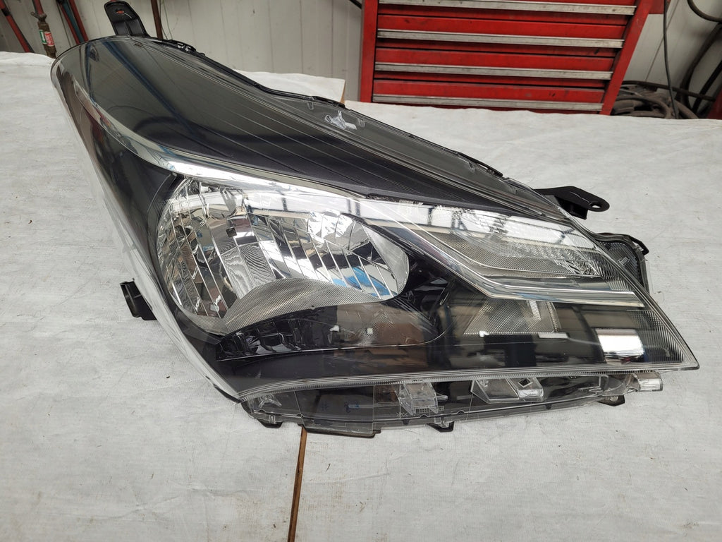 Frontscheinwerfer Toyota Yaris Rechts Scheinwerfer Headlight