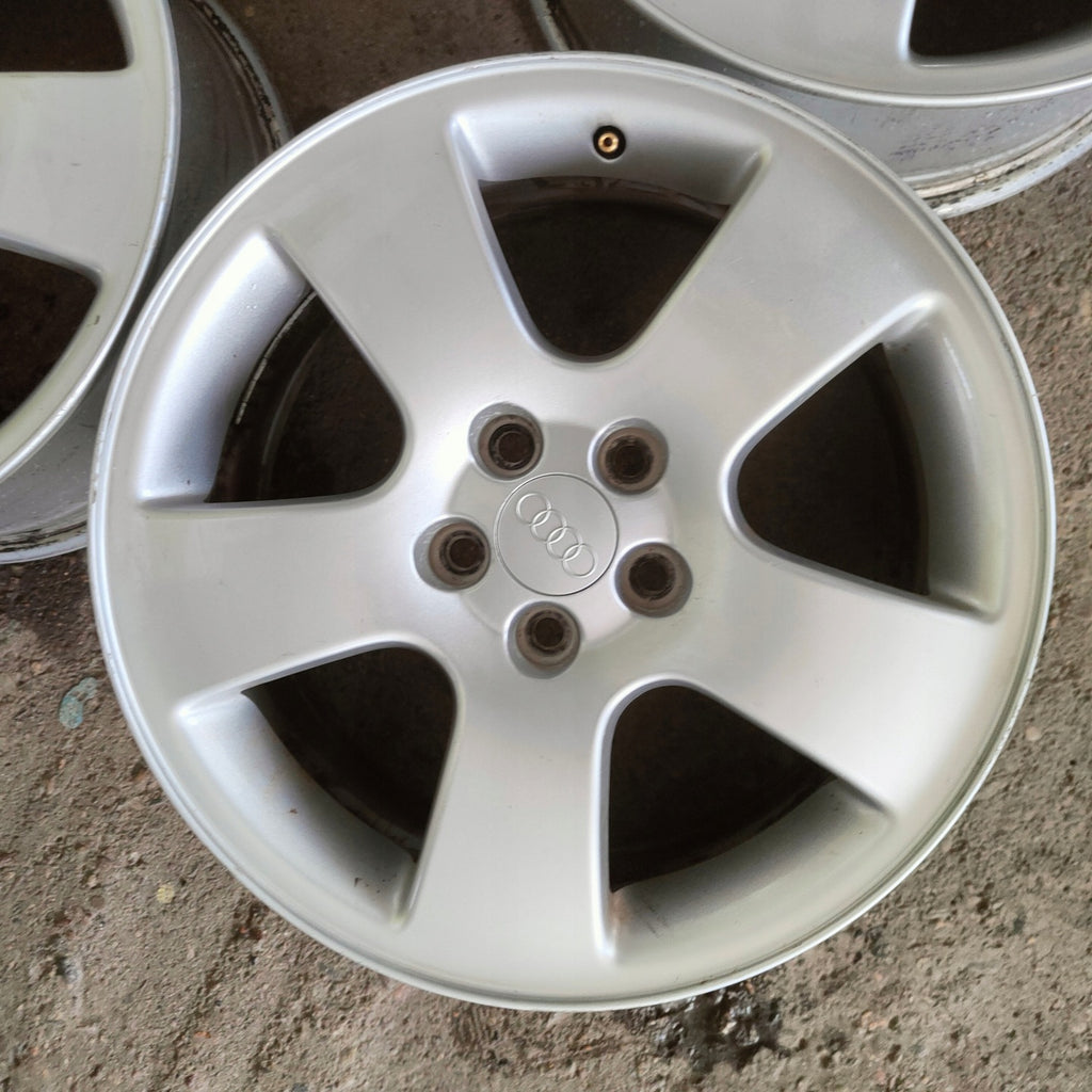 1x Alufelge 16 Zoll 6.5" 5x100 42ET Silber 8L0601025K Audi Rim Wheel