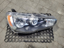 Laden Sie das Bild in den Galerie-Viewer, Frontscheinwerfer Mitsubishi Lancer VIII I P8597 Xenon Rechts Headlight SCH3088164333sk