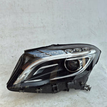 Laden Sie das Bild in den Galerie-Viewer, Frontscheinwerfer Mercedes-Benz Gla A1569061700 Bi-Xenon Rechts oder Links SCH9825214061xy