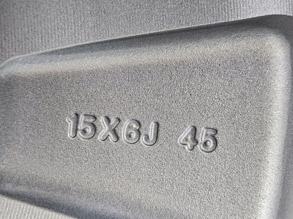 1x Alufelge 15 Zoll 6.0" 5x114.3 45ET Schwarz Nissan Leaf Ze0 Ze1 Pulsar