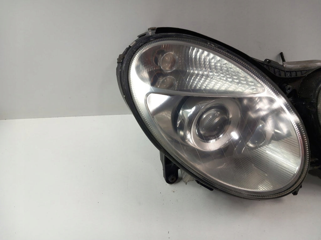 Frontscheinwerfer Mercedes-Benz W211 Xenon Rechts Scheinwerfer Headlight SCH9364670453ka