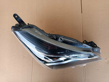 Load image into Gallery viewer, Frontscheinwerfer Toyota Yaris LED Ein Stück (Rechts oder Links) Headlight