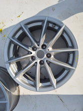 Load image into Gallery viewer, 1x Alufelge 17 Zoll 7.5" 5x112 27ET 6868217 BMW G31 G30 Rim Wheel FEL9077010879cv
