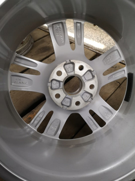 1x Alufelge 17 Zoll 7.0" 5x112 40ET Glanz Silber 83A601025F Audi Q3 Rim Wheel FEL2493986007ea