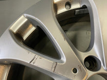 Load image into Gallery viewer, 1x Alufelge 18 Zoll 8.0&quot; 5x112 43ET Glanz Silber A2134011100 Mercedes-Benz W213