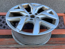 Load image into Gallery viewer, 1x Alufelge 19 Zoll 8.0" 5x120 43ET Glanz Silber 2H6601025C VW Amarok Rim Wheel FEL4670333470sf