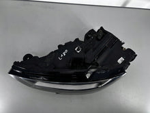 Laden Sie das Bild in den Galerie-Viewer, Frontscheinwerfer Audi A3 8V0941033C Ein Stück (Rechts oder Links) Headlight