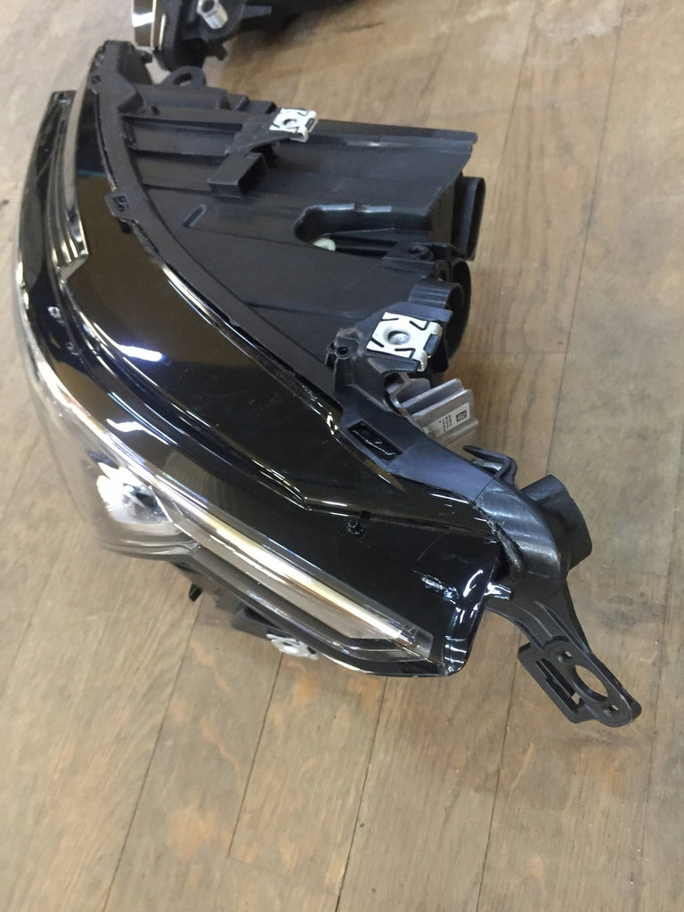 Frontscheinwerfer VW Golf VIII 5H1941005 5H1194006 Ein Stück (Rechts oder Links) SCH2010428187kd