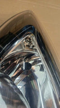 Laden Sie das Bild in den Galerie-Viewer, Frontscheinwerfer Ford Focus III BM51-13W029-CF Rechts Scheinwerfer Headlight SCH9906441868mo