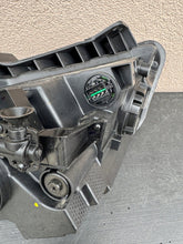 Load image into Gallery viewer, Frontscheinwerfer Hyundai Bayon 92101Q0500 Links Scheinwerfer Headlight