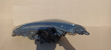 Laden Sie das Bild in den Galerie-Viewer, Frontscheinwerfer Toyota Yaris 81110-0D35006 Rechts Scheinwerfer Headlight SCH4346256441wz