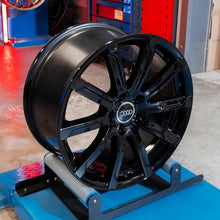 Laden Sie das Bild in den Galerie-Viewer, 4x Alufelge 18 Zoll 9.0" 5x112 52ET Glanz Silber 8J0601025AJ Audi Rim Wheel FEL1805210401on