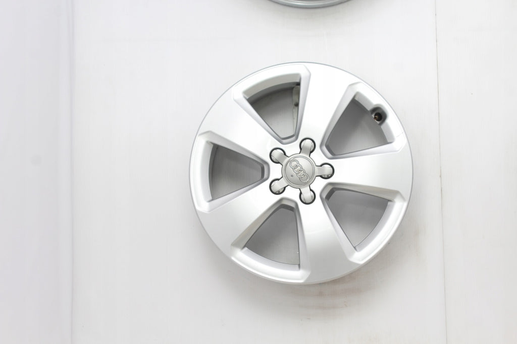 1x Alufelge 17 Zoll 6.0" 5x112 48ET Glanz Silber 8V0601025C Audi Rim Wheel FEL6946784736yn