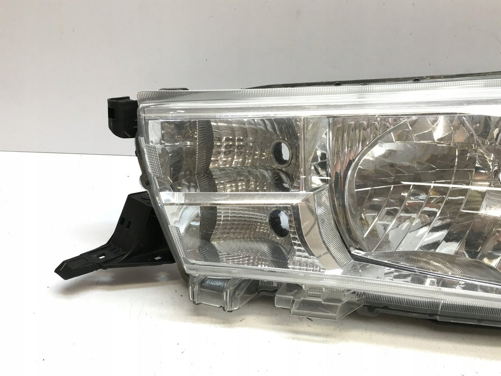 Frontscheinwerfer Toyota Hilux VIII Links Scheinwerfer Headlight SCH6728565980ms