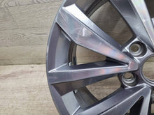 Laden Sie das Bild in den Galerie-Viewer, 1x Alufelge 17 Zoll 5x112 2GA601025P VW T-Roc Rim Wheel FEL2666356959da