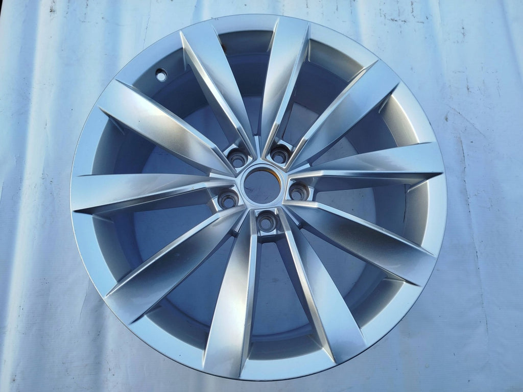1x Alufelge 18 Zoll 8.0" 5x112 40ET Glanz Silber 3G8601025C VW Arteon Rim Wheel FEL4275330012hm