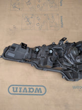 Laden Sie das Bild in den Galerie-Viewer, Frontscheinwerfer Toyota Corolla 81110-02S70 LED Ein Stück (Rechts oder Links)