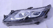 Laden Sie das Bild in den Galerie-Viewer, Frontscheinwerfer Mitsubishi Eclipse Cross LED Links Scheinwerfer Headlight