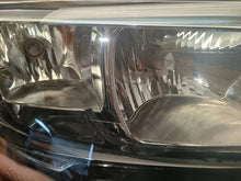 Laden Sie das Bild in den Galerie-Viewer, Frontscheinwerfer Opel Crossland 433944839 Rechts Scheinwerfer Headlight SCH9792177031tm
