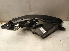 Laden Sie das Bild in den Galerie-Viewer, Frontscheinwerfer Peugeot 2008 208 II 1682772680 Full LED Rechts oder Links
