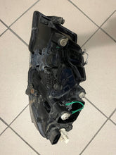Load image into Gallery viewer, Frontscheinwerfer Skoda Superb I Xenon Rechts Scheinwerfer Headlight SCH1100905755ol