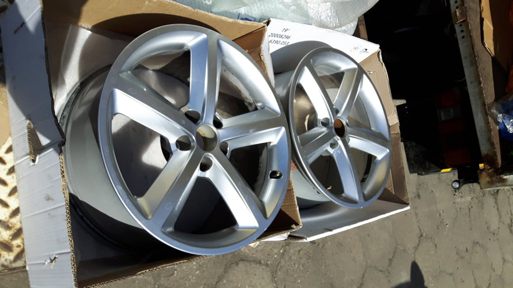 1x Alufelge 18 Zoll 8.5" 5x112 29ET Silber 8T0601025M Audi A5 Rim Wheel