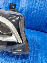 Laden Sie das Bild in den Galerie-Viewer, Frontscheinwerfer Mercedes-Benz Sprinter A9109065800 LED Rechts Headlight