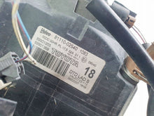 Laden Sie das Bild in den Galerie-Viewer, Frontscheinwerfer Toyota Auris 8111002540 89901369 89901955 Xenon Rechts